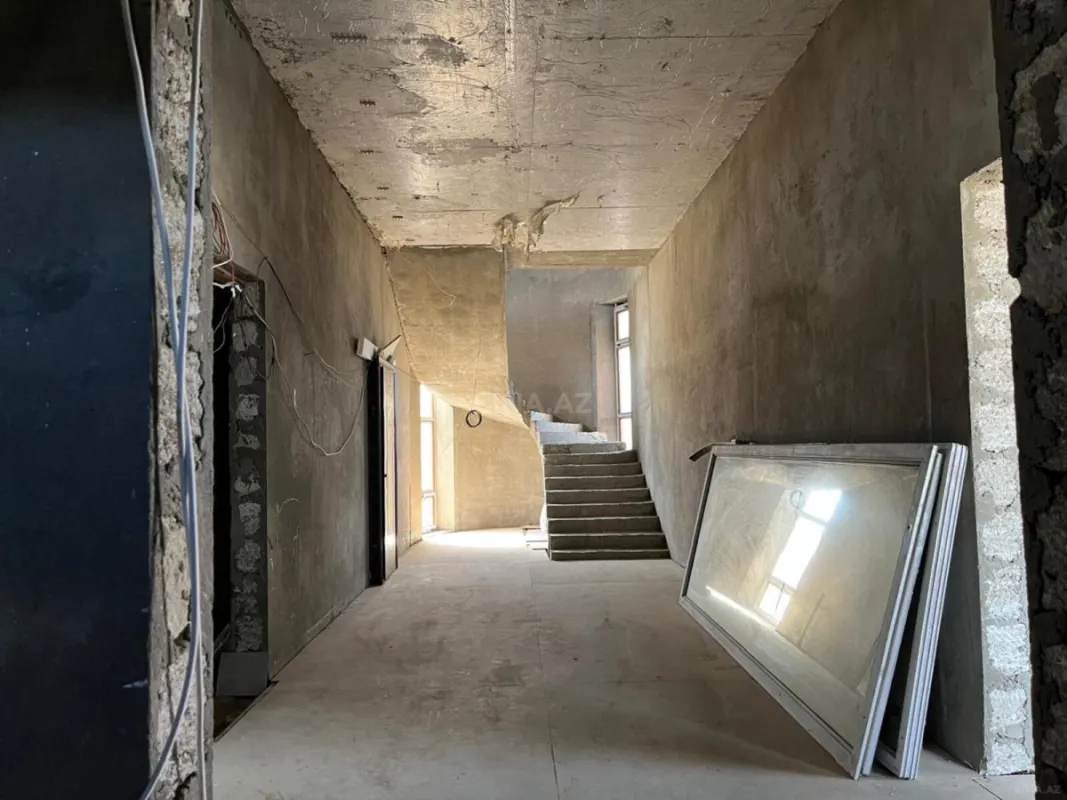 Satılır 7 otaqlı həyət evi 400 m²