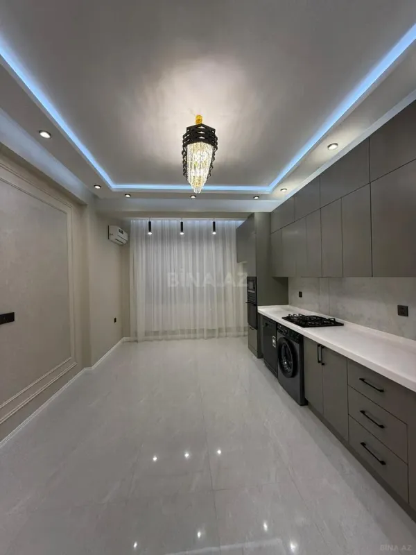 Satılır 3 otaqlı mənzil 132 m²