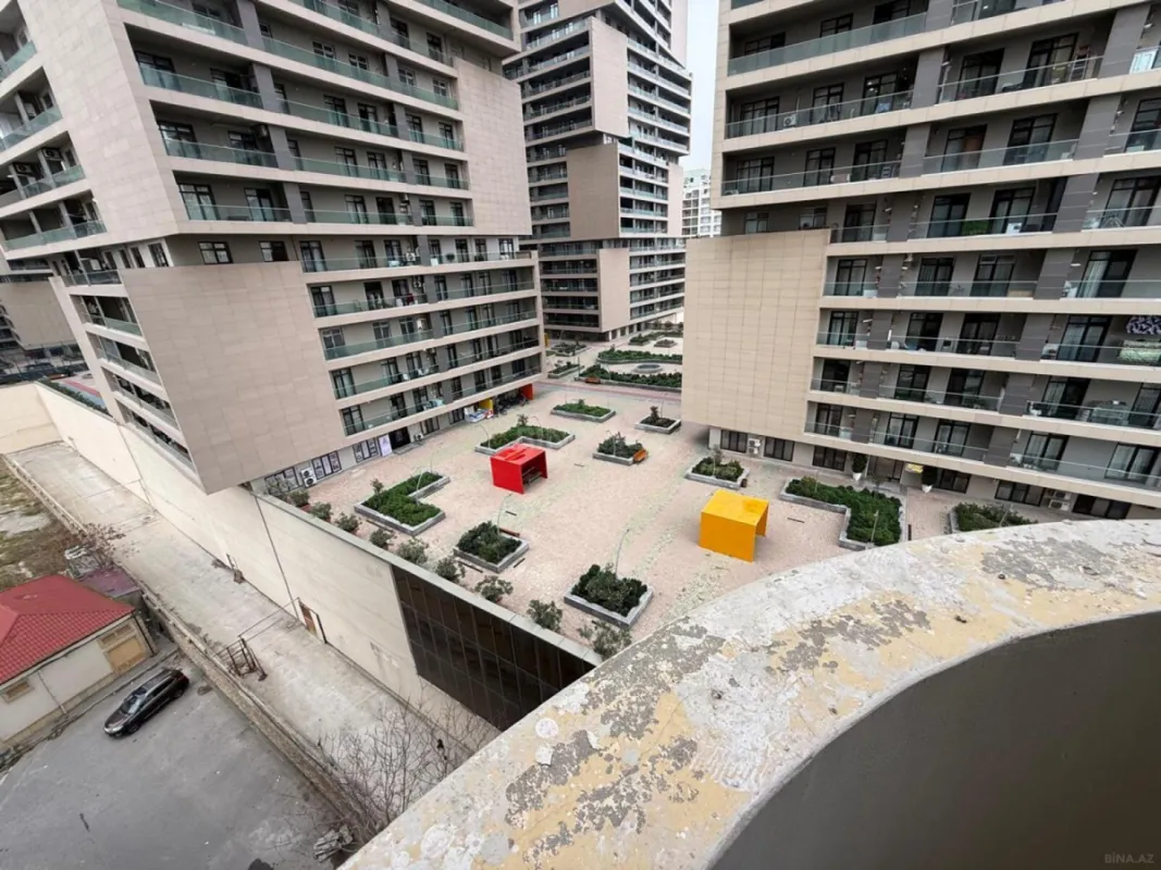 Satılır 3 otaqlı mənzil 196 m²