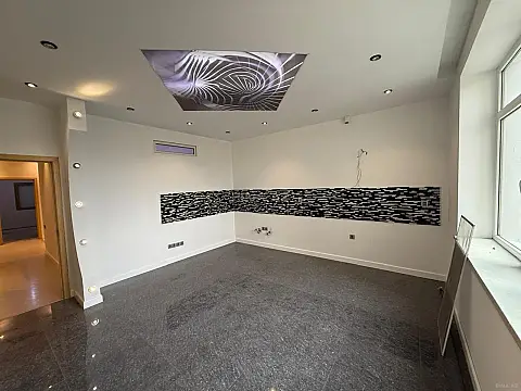 Satılır 3 otaqlı mənzil 196 m²