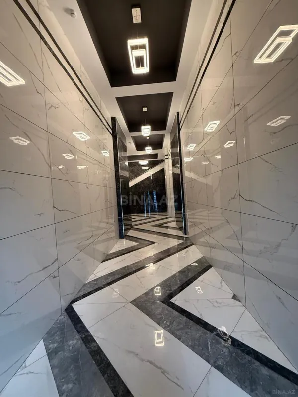 Satılır 3 otaqlı mənzil 196 m²