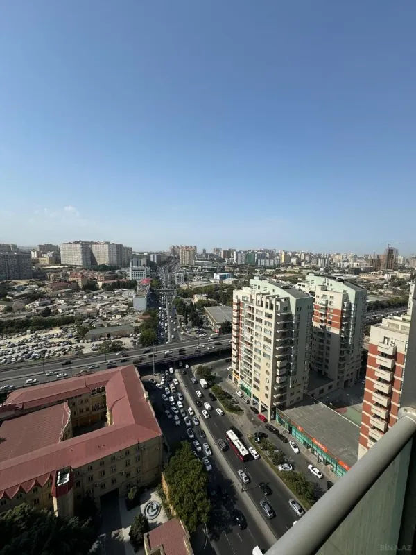 Satılır 2 otaqlı mənzil 107 m²