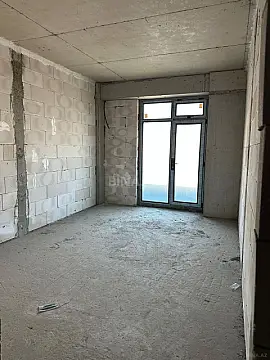 Satılır 2 otaqlı mənzil 107 m²