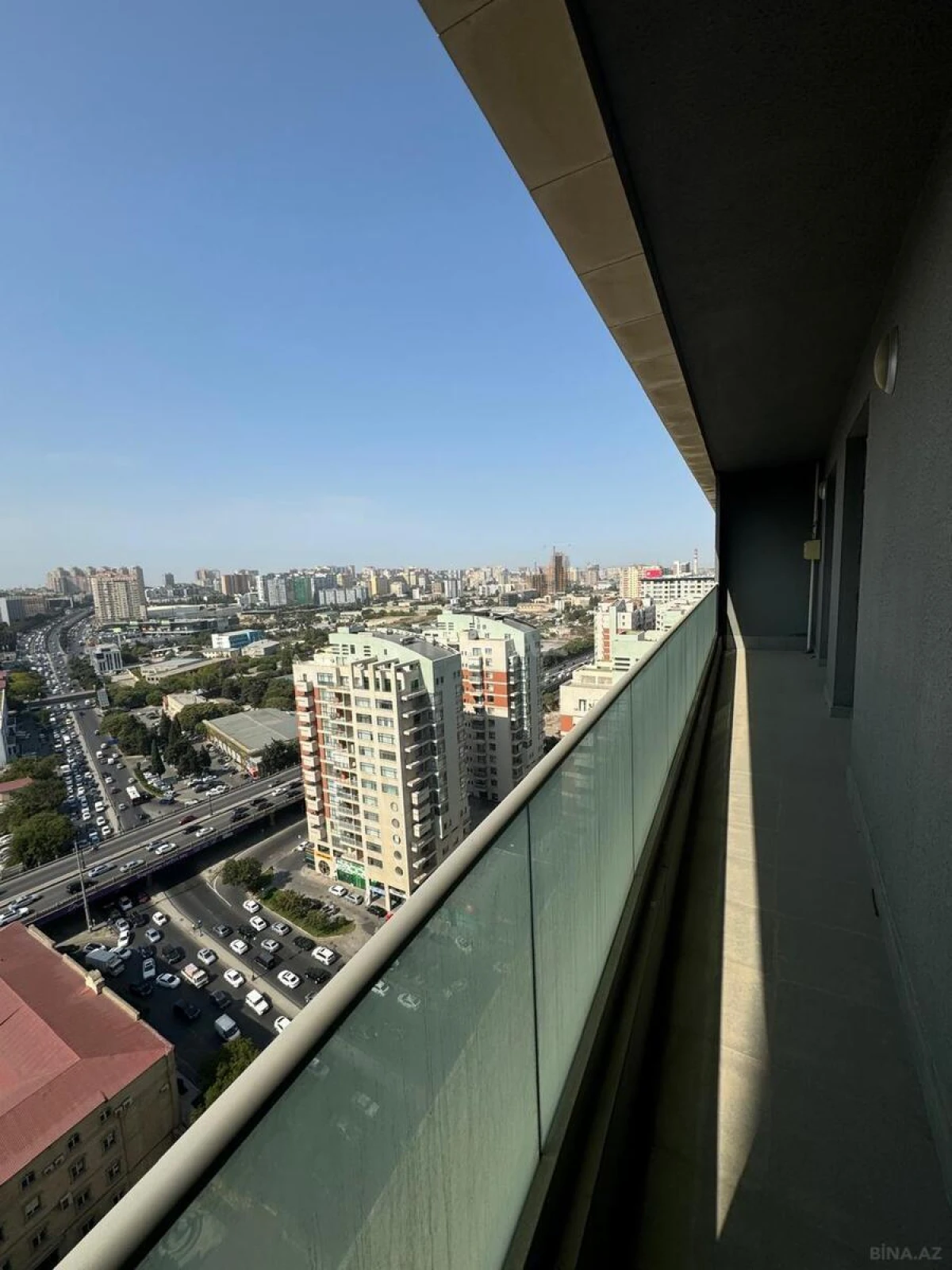 Satılır 2 otaqlı mənzil 107 m²