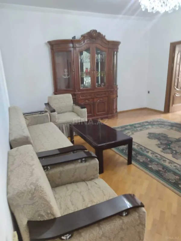 Satılır 4 otaqlı mənzil 110 m²