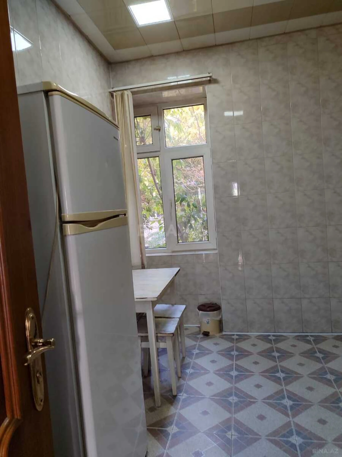 Satılır 4 otaqlı mənzil 110 m²