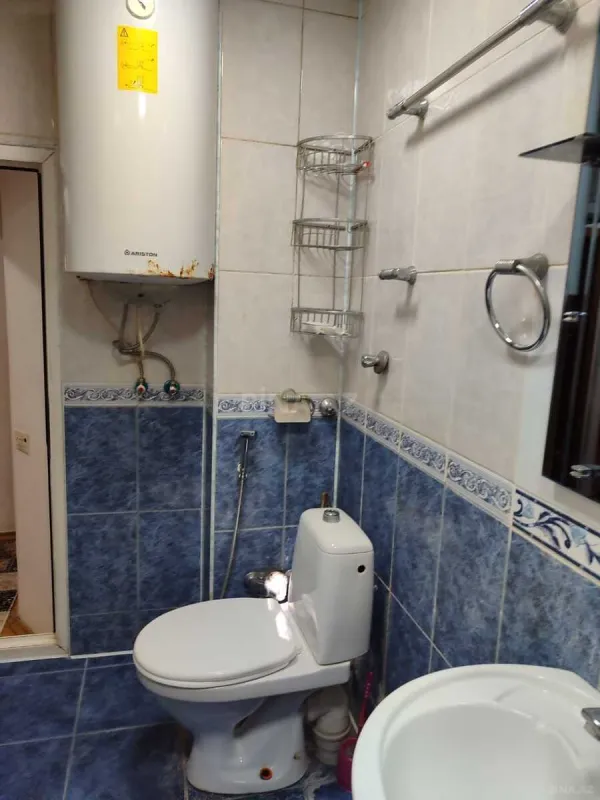 Satılır 4 otaqlı mənzil 110 m²