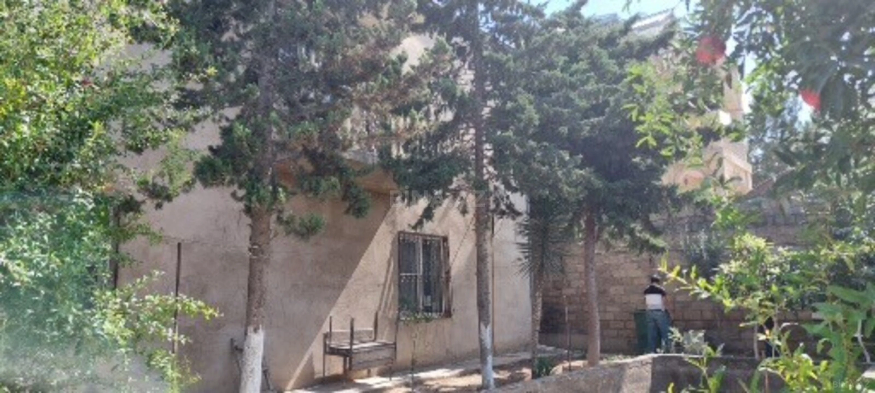 Satılır 8 otaqlı həyət evi 350 m²