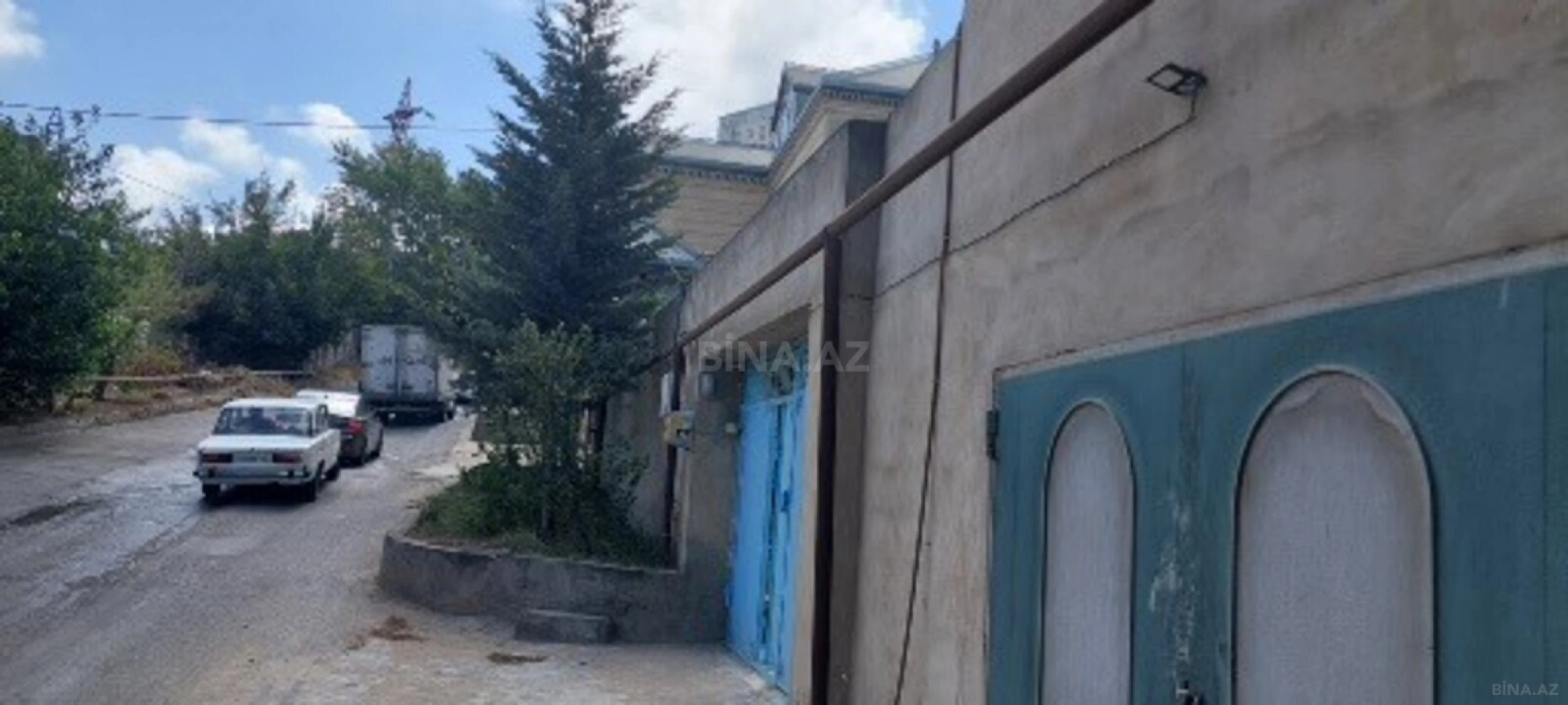 Satılır 8 otaqlı həyət evi 350 m²