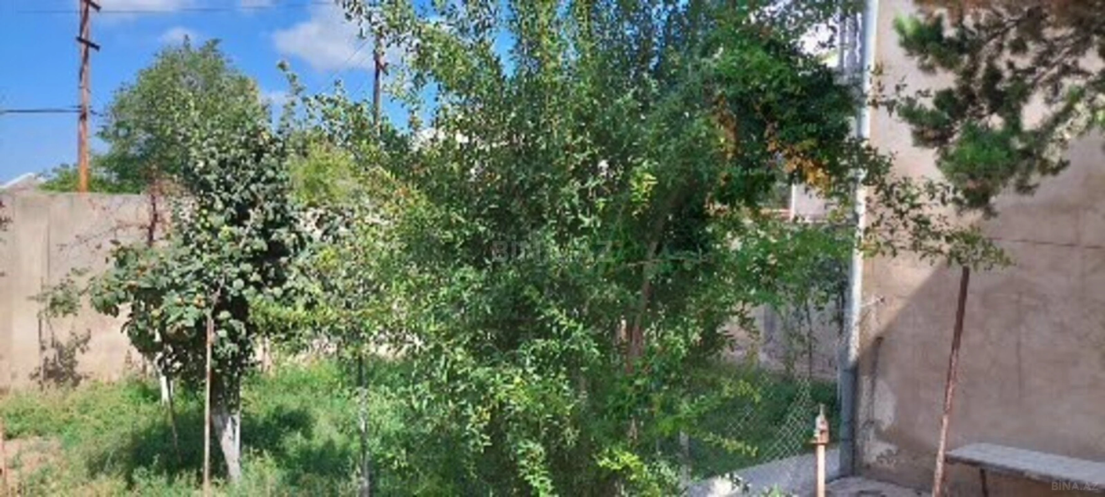 Satılır 8 otaqlı həyət evi 350 m²