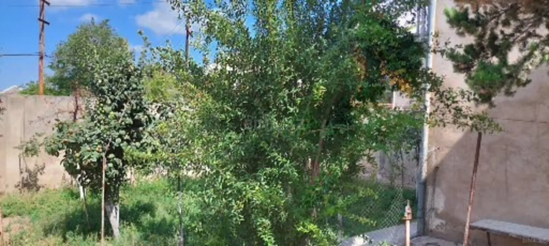 Satılır 8 otaqlı həyət evi 350 m²