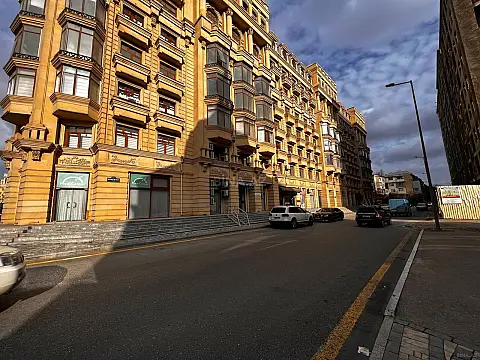 Satılır obyekt 100 m²