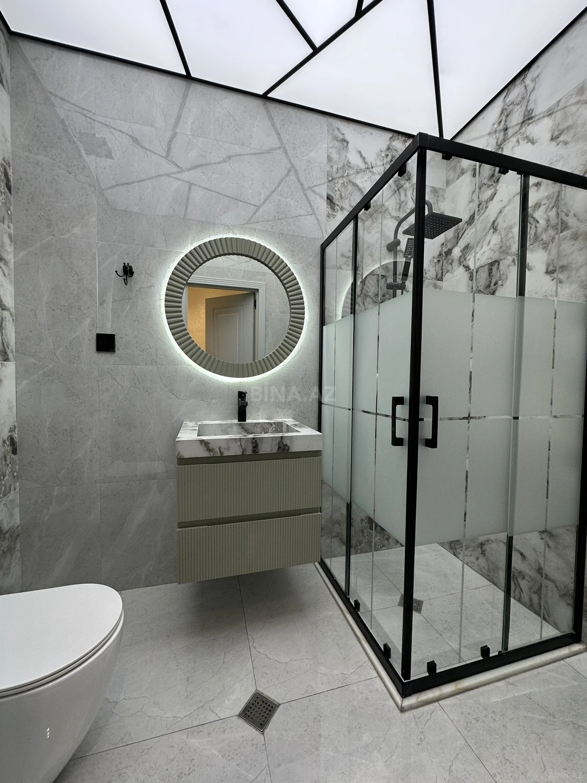 Satılır 2 otaqlı mənzil 67 m²