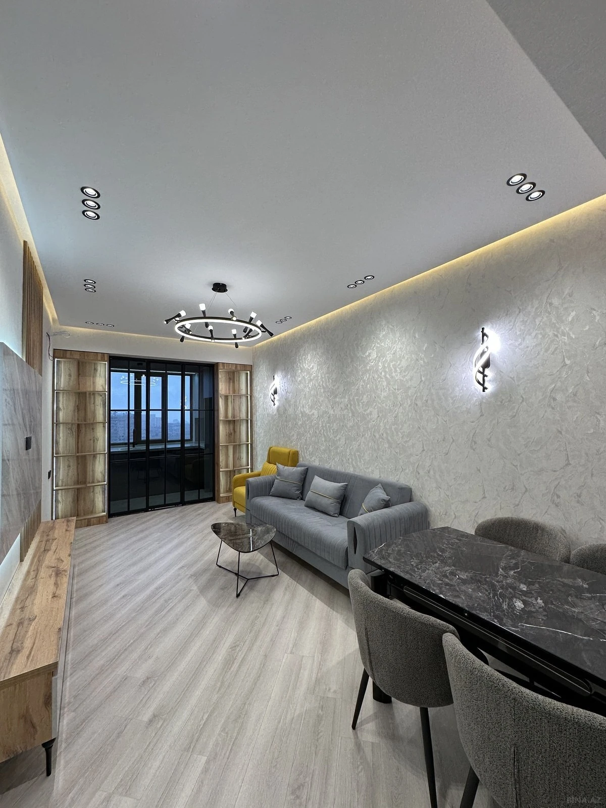Satılır 2 otaqlı mənzil 67 m²