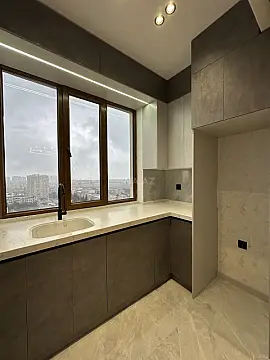 Satılır 2 otaqlı mənzil 67 m²
