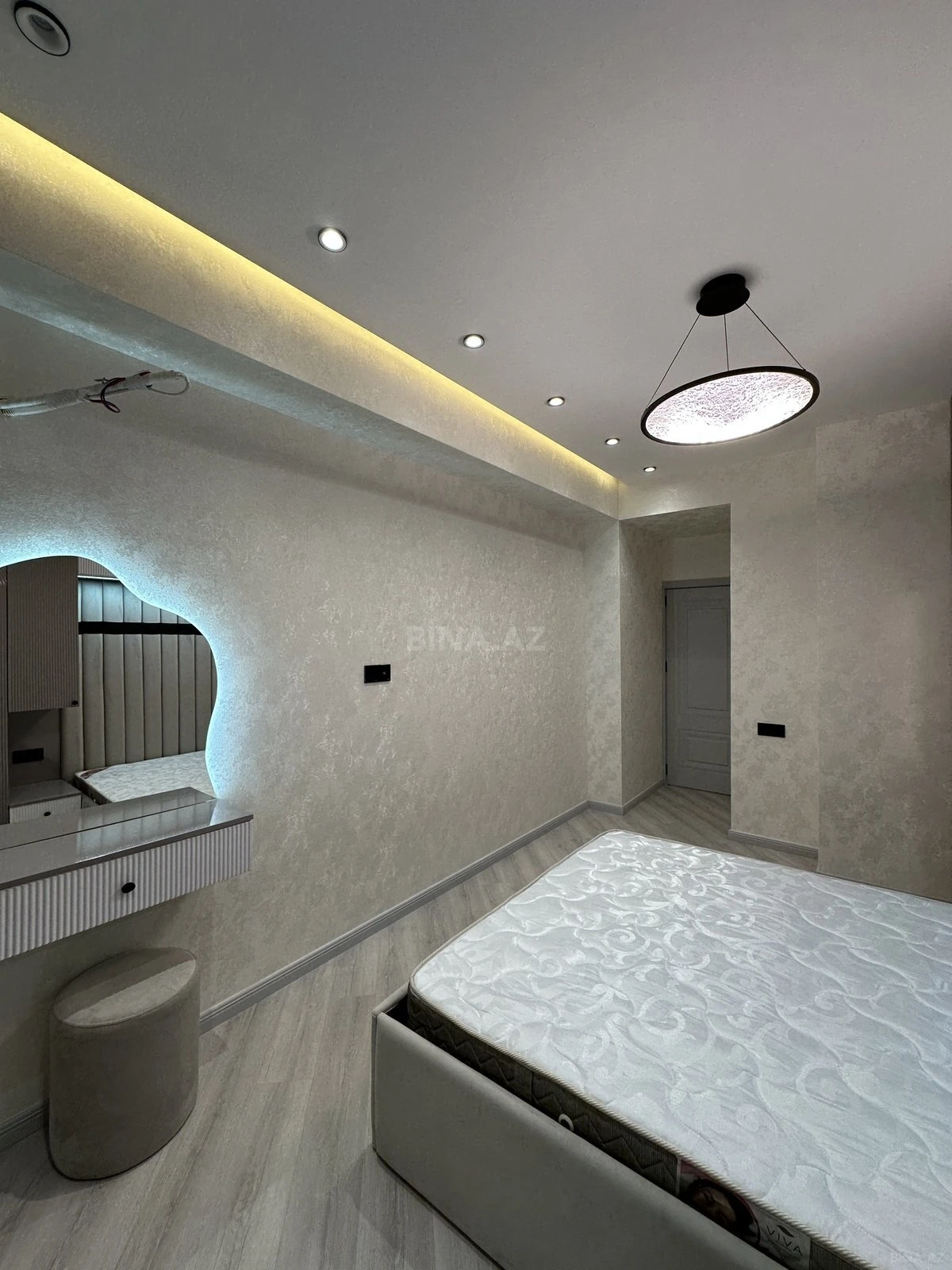 Satılır 2 otaqlı mənzil 67 m²