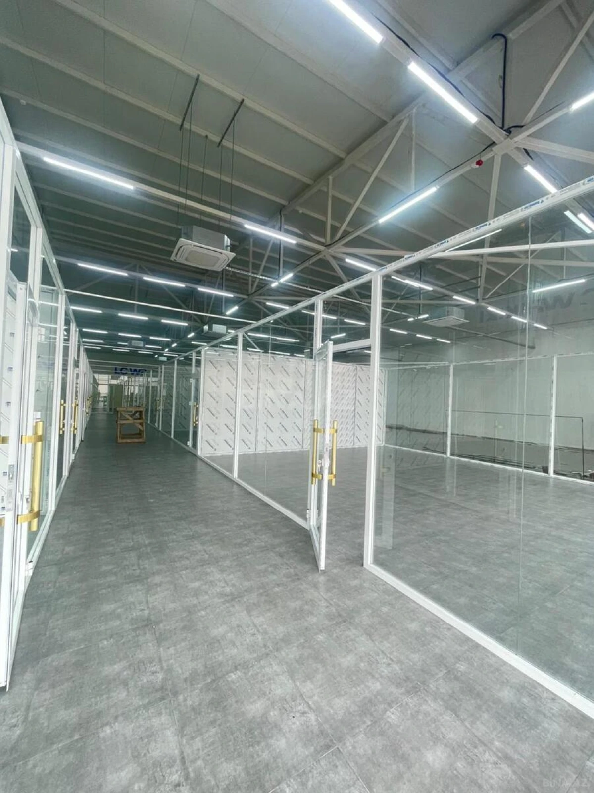 Kirayə verilir obyekt 580 m²