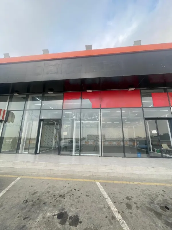 Kirayə verilir obyekt 580 m²