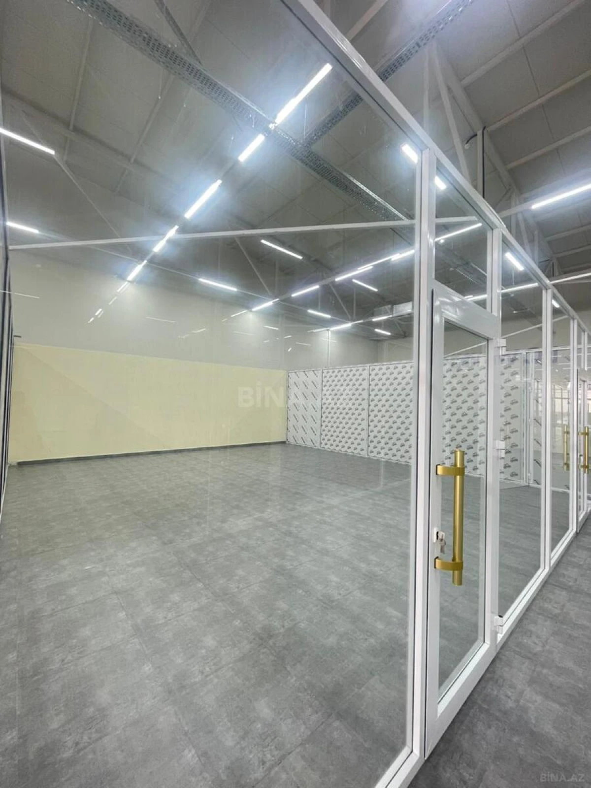 Kirayə verilir obyekt 580 m²