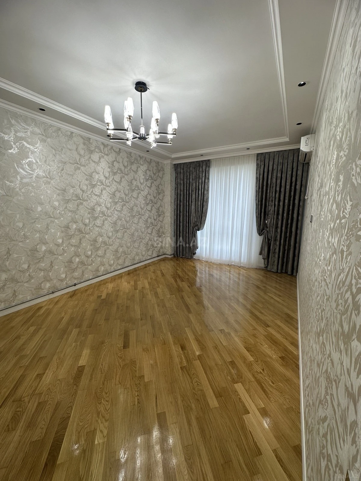 Satılır 3 otaqlı mənzil 82 m²