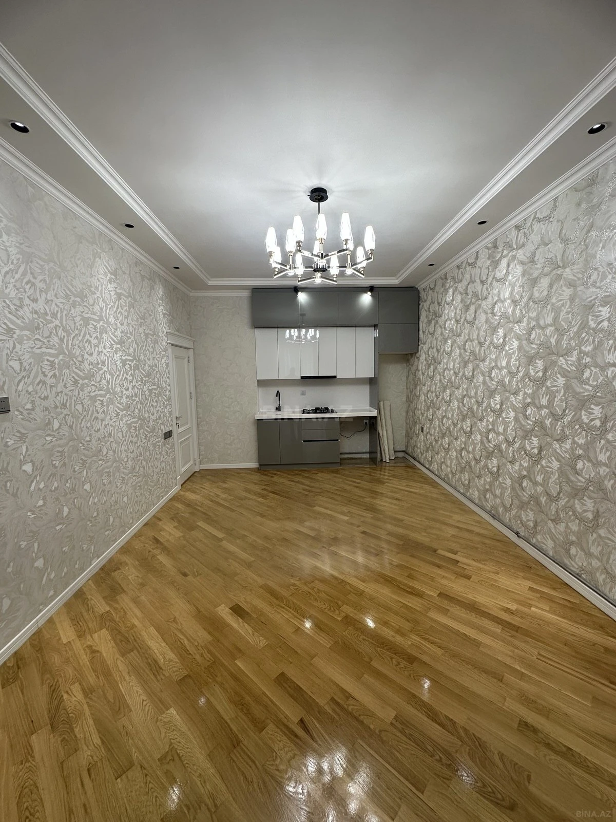Satılır 3 otaqlı mənzil 82 m²