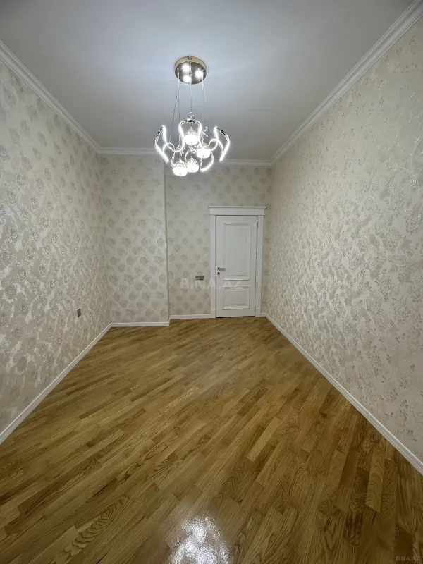 Satılır 3 otaqlı mənzil 82 m²