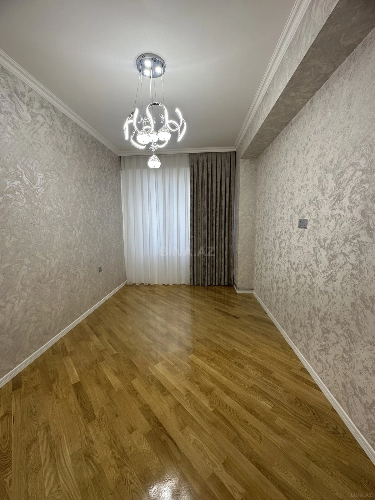 Satılır 3 otaqlı mənzil 82 m²