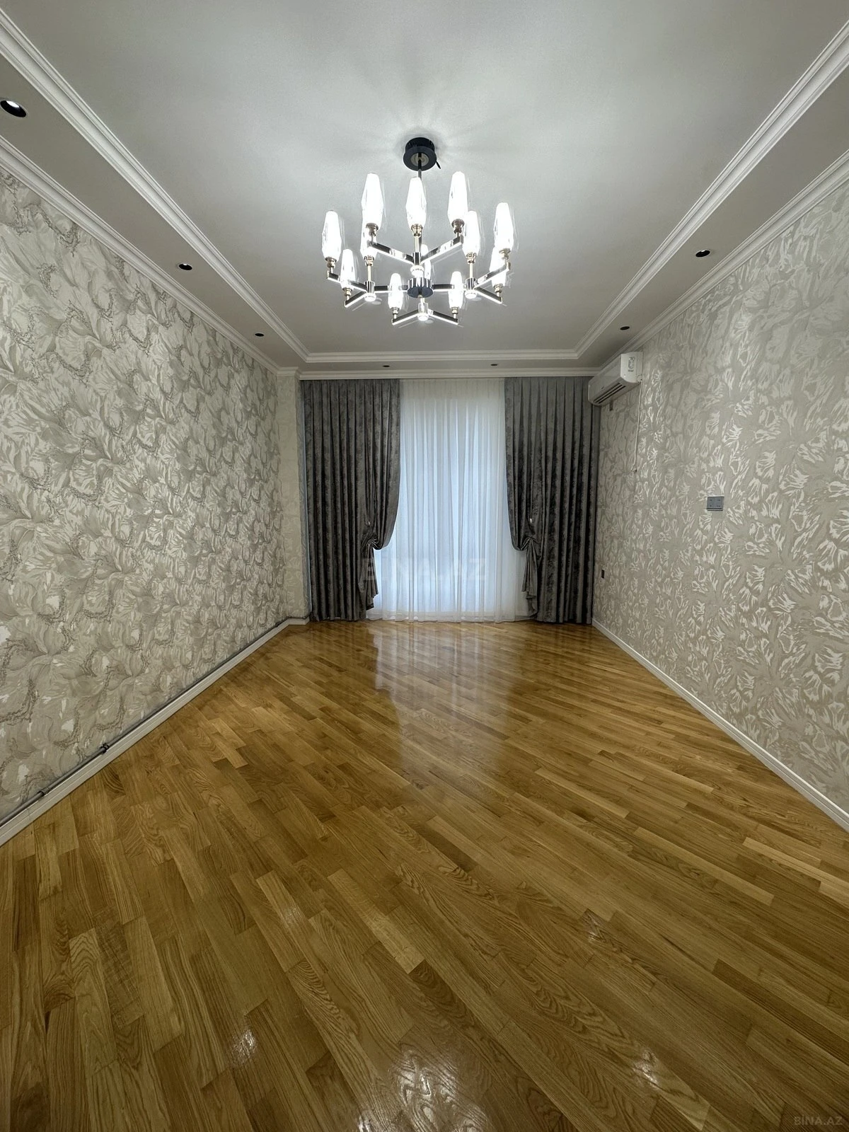 Satılır 3 otaqlı mənzil 82 m²