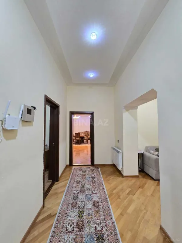 Satılır 7 otaqlı həyət evi 230 m²