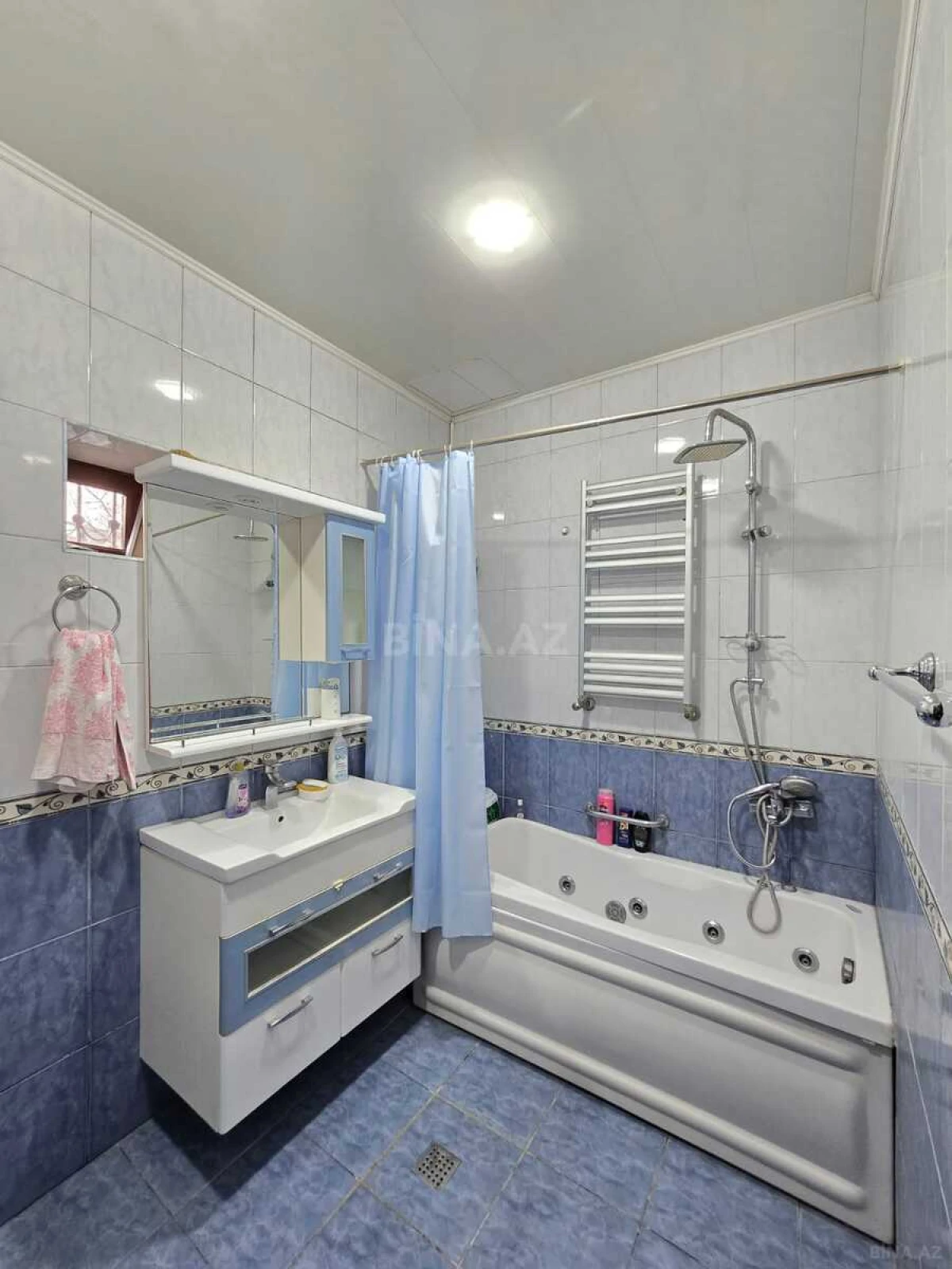 Satılır 7 otaqlı həyət evi 230 m²