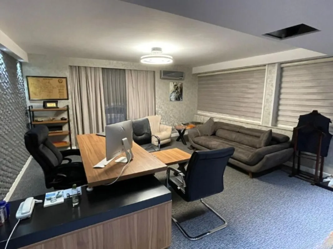 Kirayə verilir 7 otaqlı ofis 240 m²