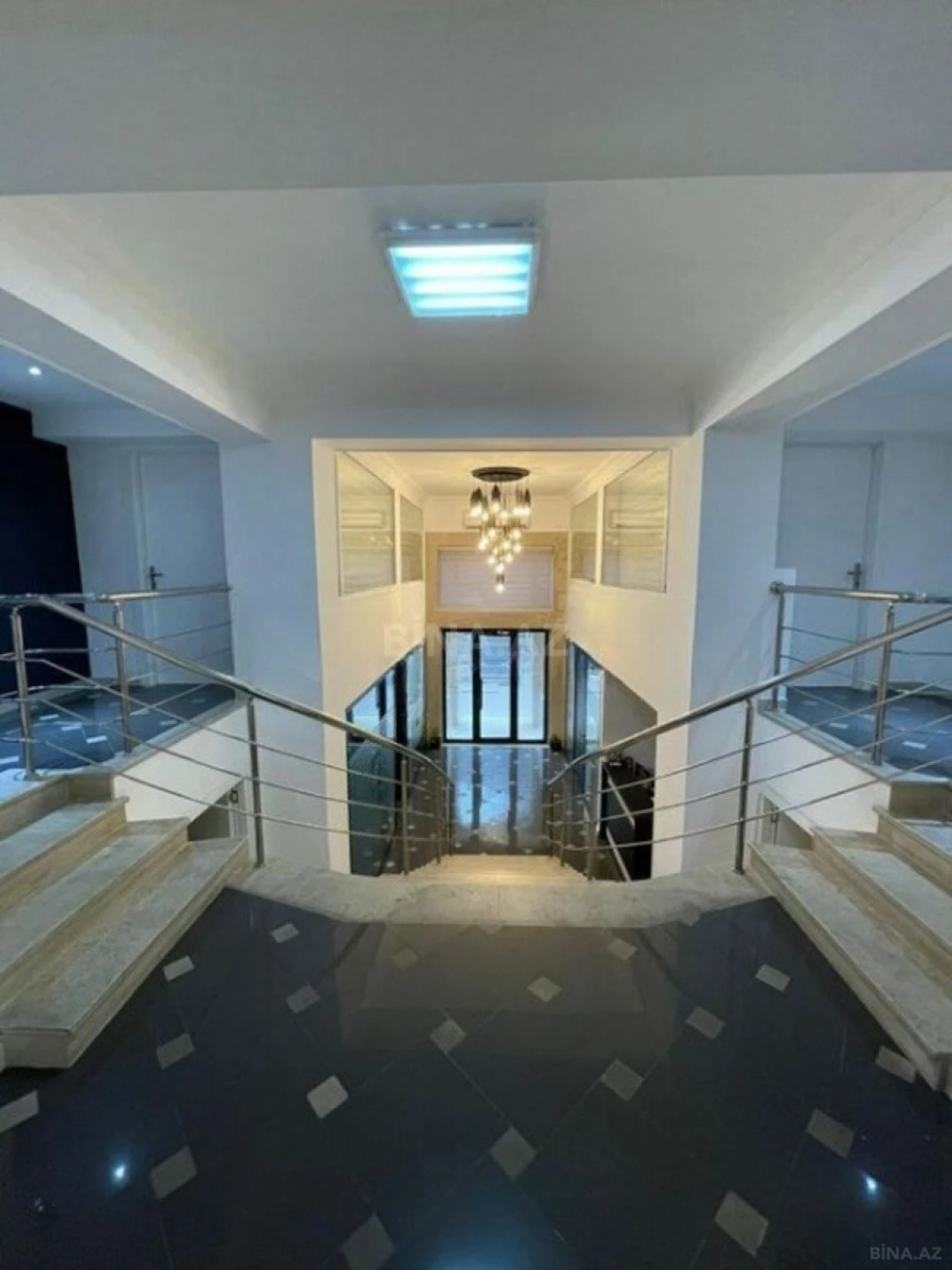 Kirayə verilir 7 otaqlı ofis 240 m²