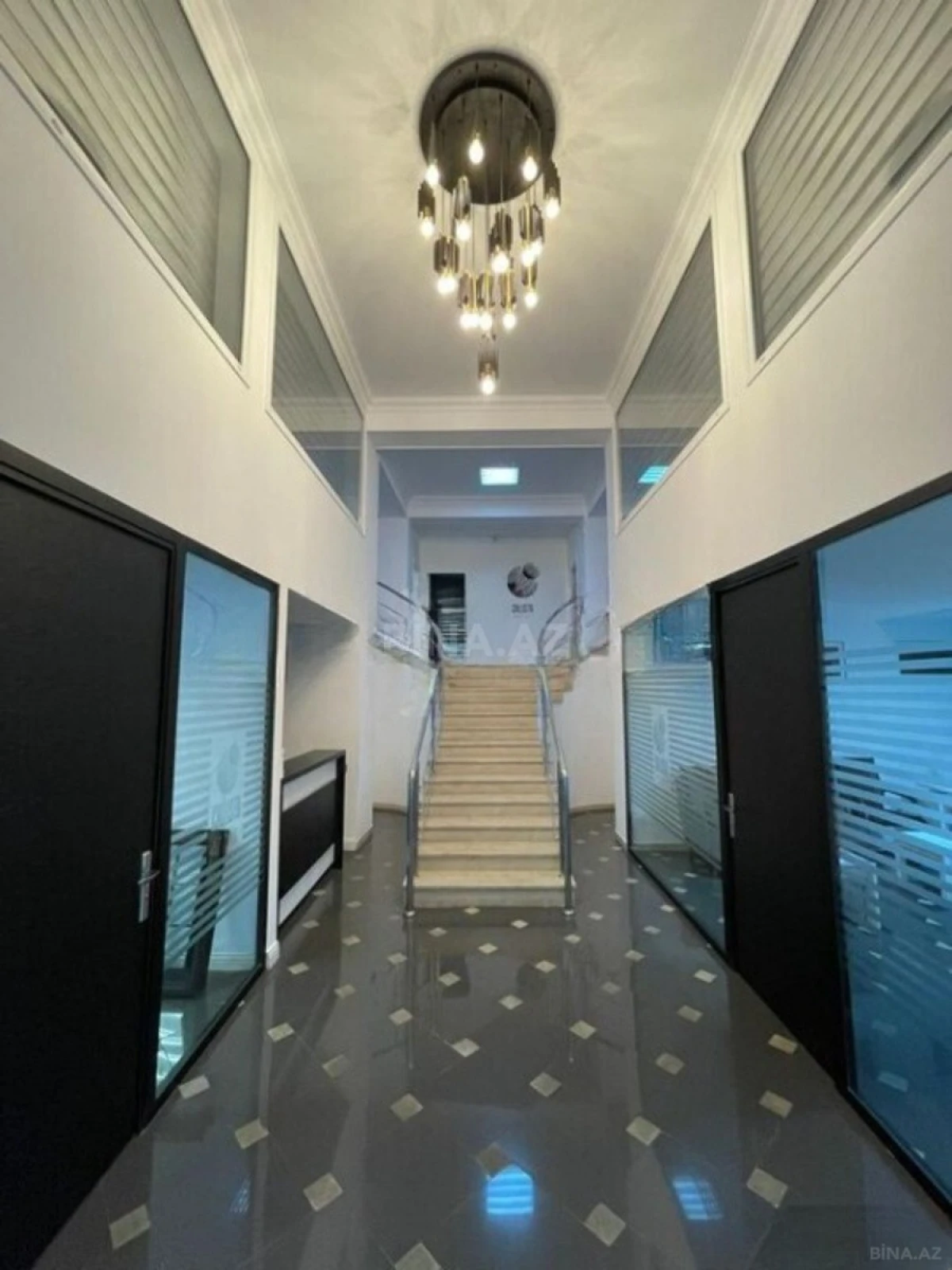Kirayə verilir 7 otaqlı ofis 240 m²