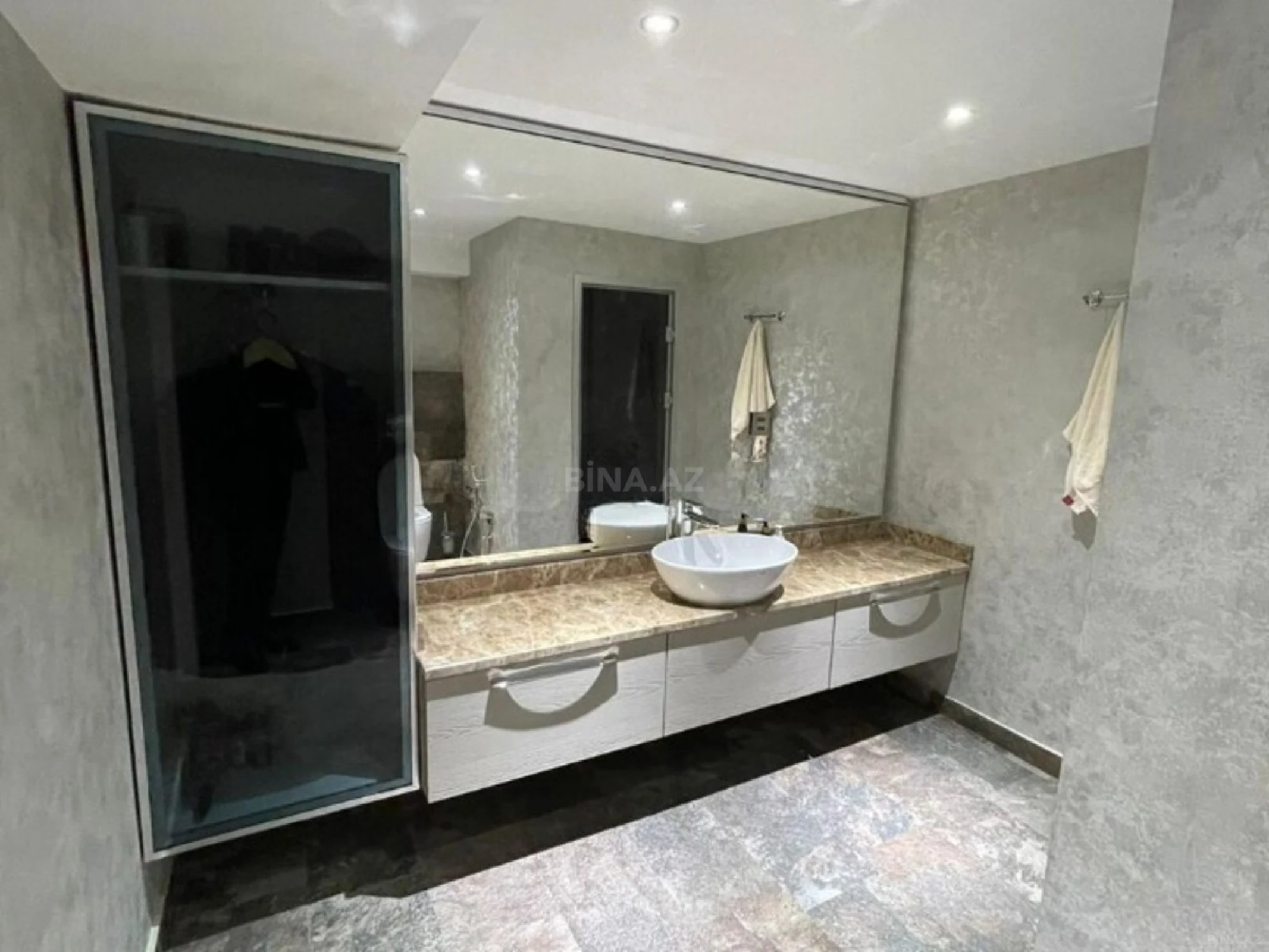 Kirayə verilir 7 otaqlı ofis 240 m²