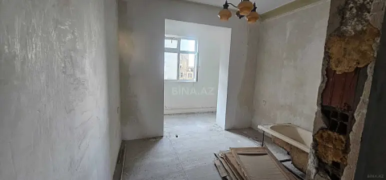 Satılır 5 otaqlı mənzil 121 m²