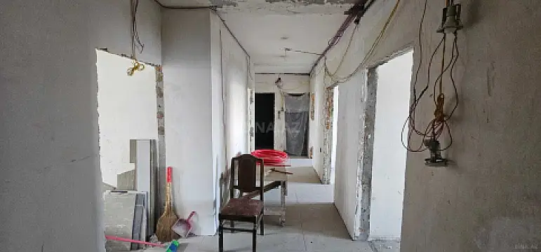 Satılır 5 otaqlı mənzil 121 m²