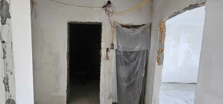 Satılır 5 otaqlı mənzil 121 m²