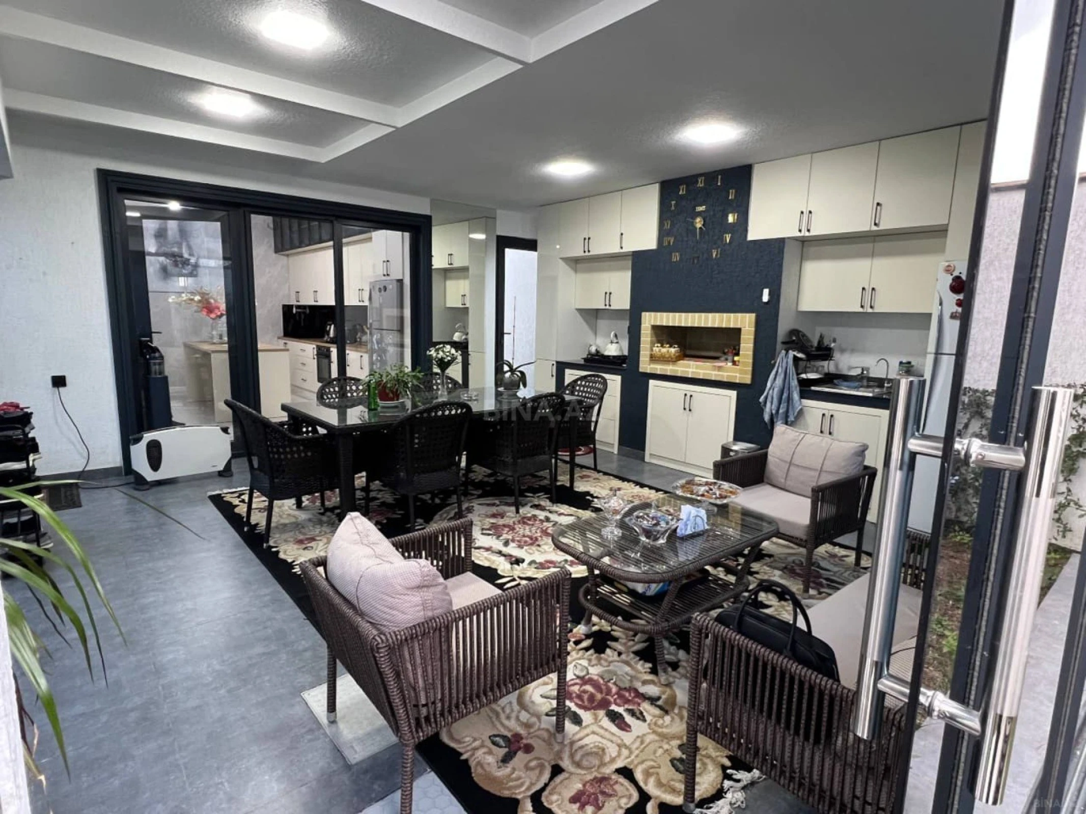 Satılır 4 otaqlı həyət evi 250 m²