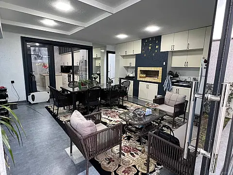 Satılır 4 otaqlı həyət evi 250 m²