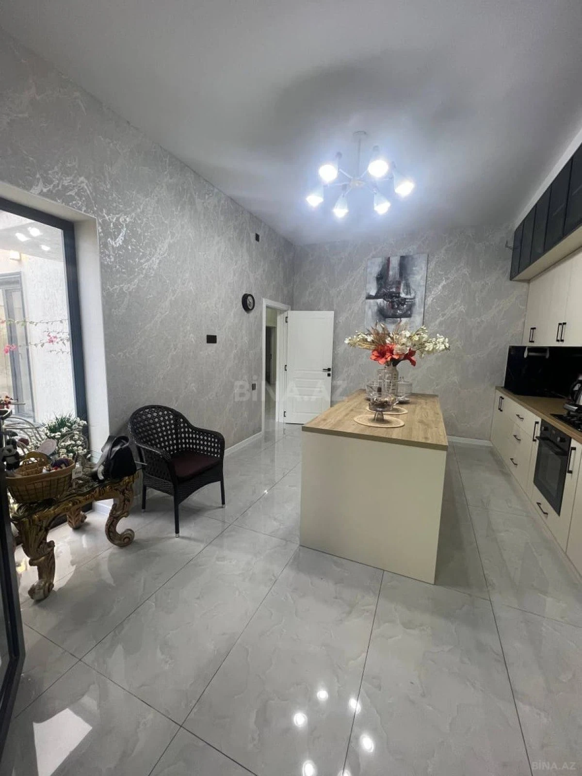 Satılır 4 otaqlı həyət evi 250 m²