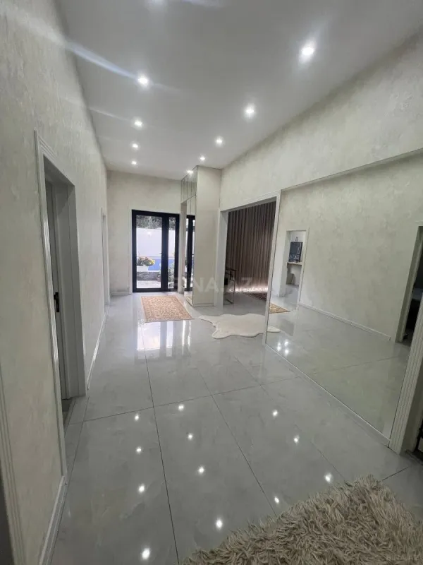 Satılır 4 otaqlı həyət evi 250 m²