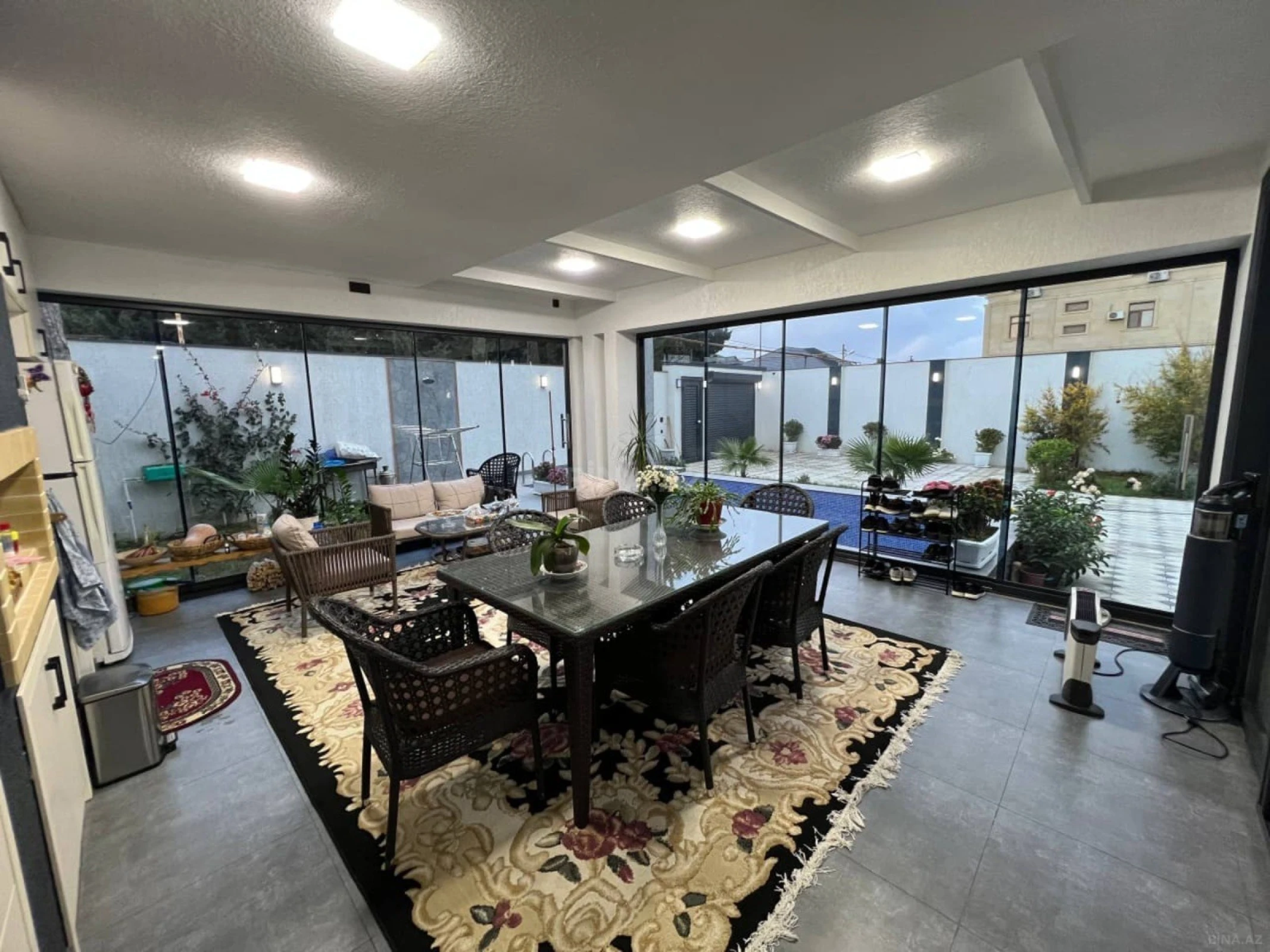 Satılır 4 otaqlı həyət evi 250 m²