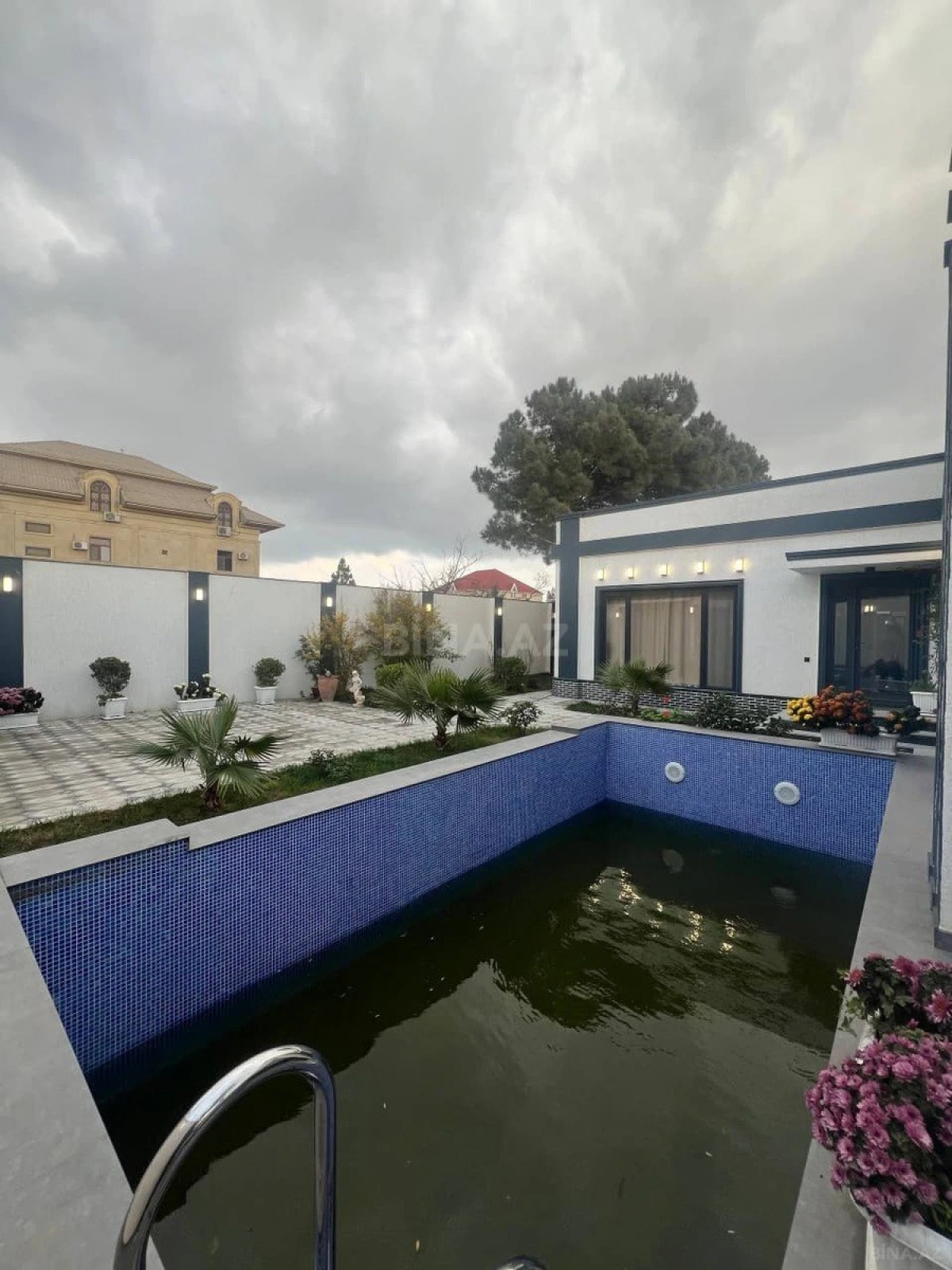 Satılır 4 otaqlı həyət evi 250 m²