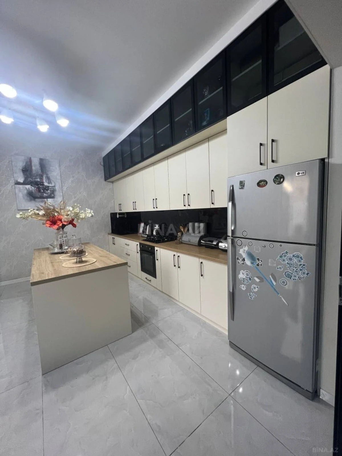 Satılır 4 otaqlı həyət evi 250 m²