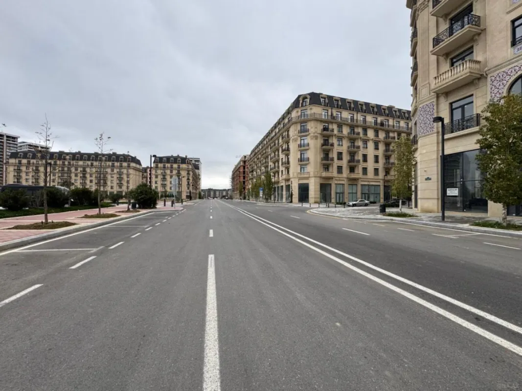 Satılır 4 otaqlı mənzil 200 m²