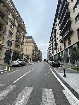 Satılır 4 otaqlı mənzil 200 m²