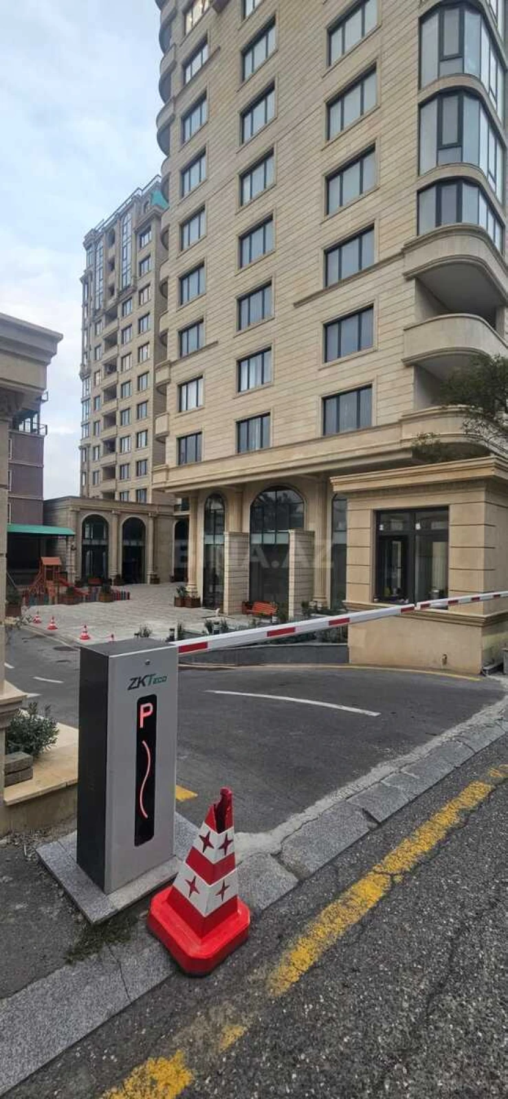 Satılır 2 otaqlı mənzil 103 m²