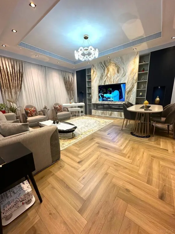 Satılır 4 otaqlı mənzil 135 m²