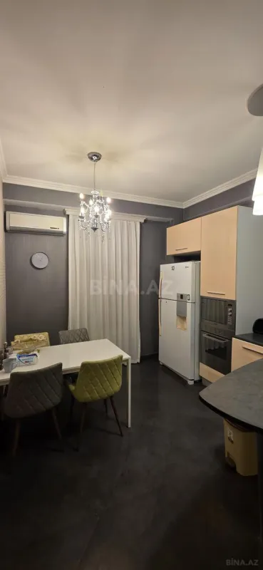 Kirayə verilir 5 otaqlı mənzil 200 m²
