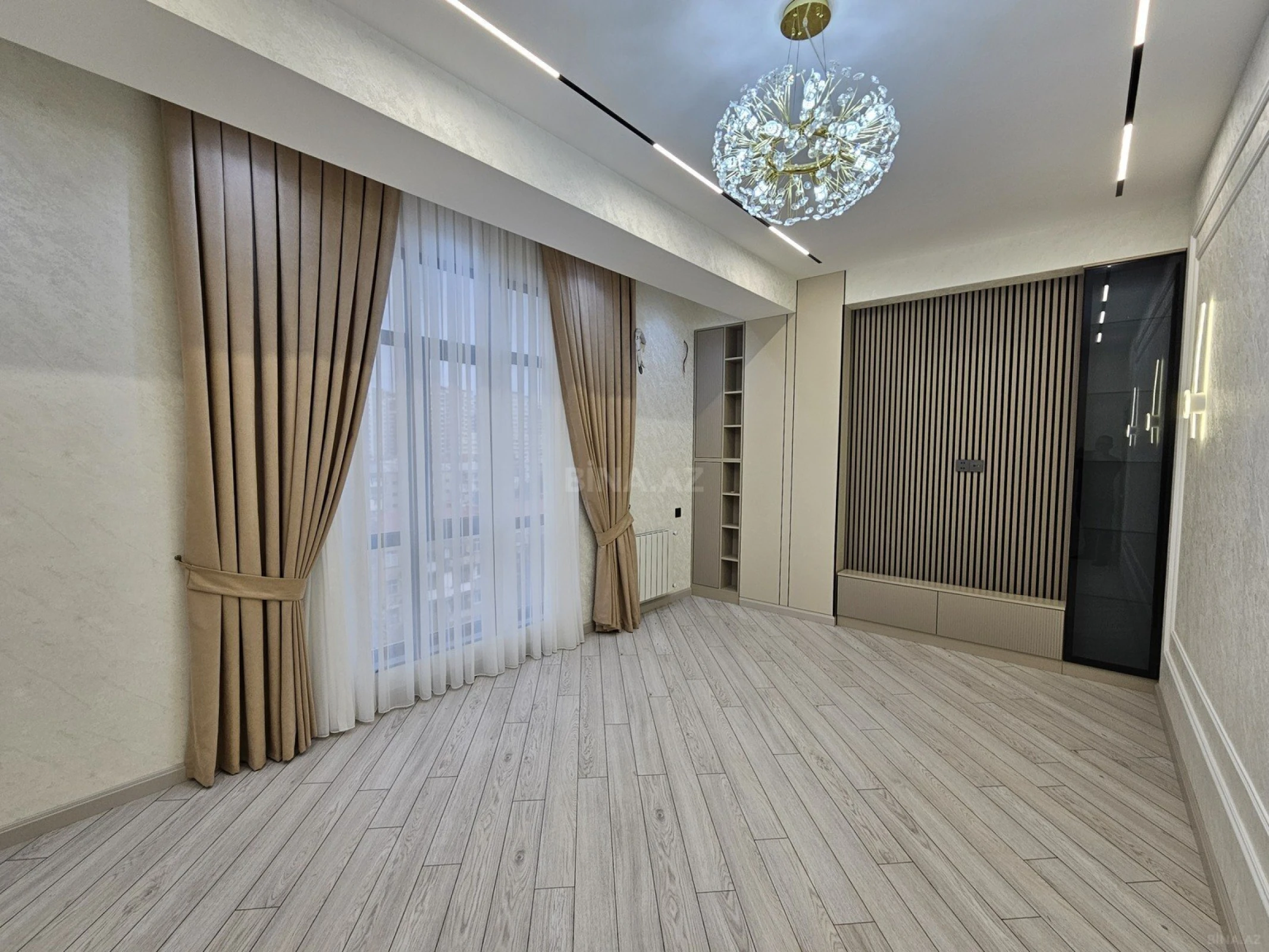 Satılır 2 otaqlı mənzil 77 m²